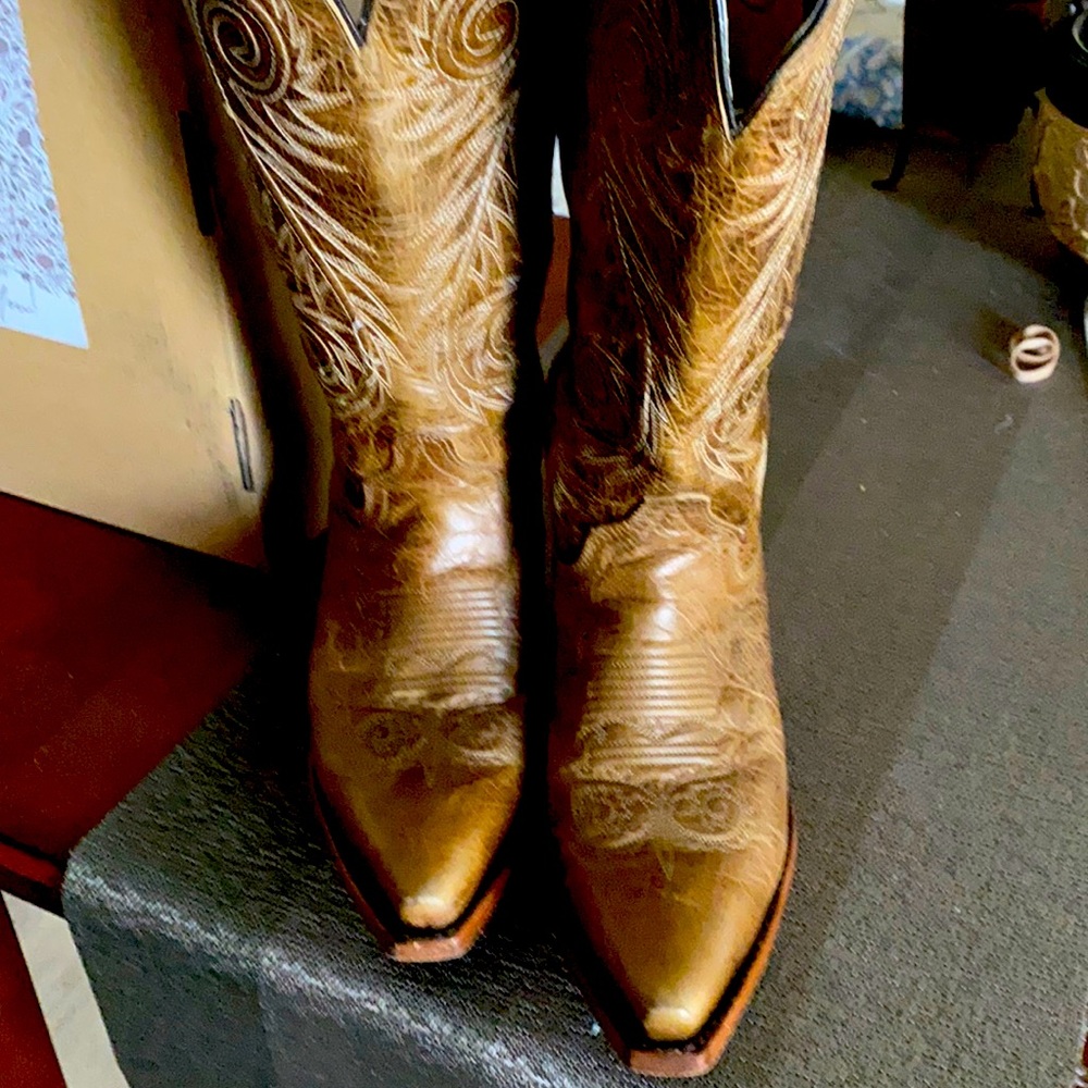 Cowboy boots size 8